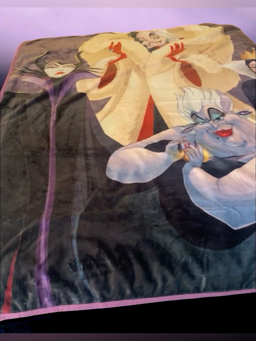Disney Villains Blanket - Picture 3 of 3